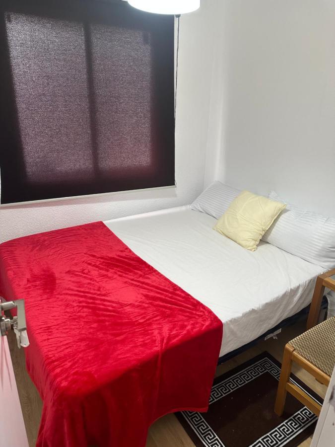 El Gengo Hostel Мадрид Экстерьер фото